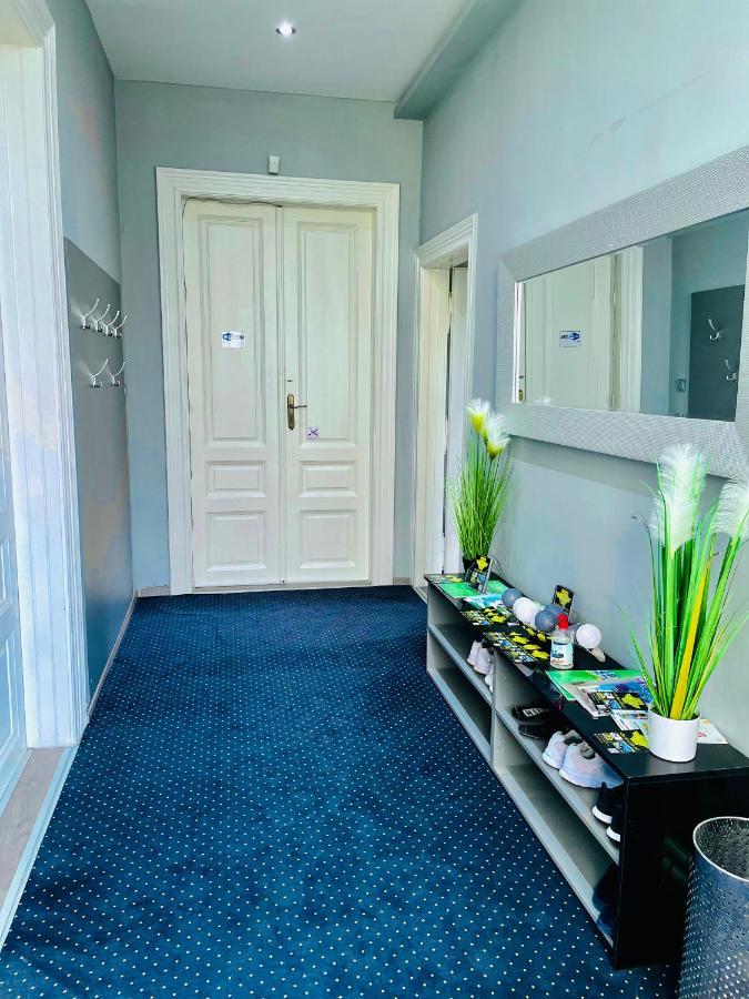 Hostel Rooms เดเบรตเซน ภายนอก รูปภาพ
